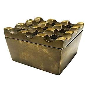 Cendrier rond Adiba à 9 compartiments en aluminium, fabriqué à la main en Inde, moderne, coupe-vent, pour table, finition dorée antique, décoration extérieure et intérieure en métal - Product Image 3