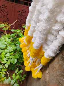 พวงดอกดาวเรืองปลอมสำหรับตกแต่งบ้านและฉากหลังติดเพดานสำหรับทุกโอกาส - Product Image 5