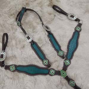 Ensemble de harnachement de cheval occidental personnalisé de haute qualité Collier de poitrine et bride en cuir avec strass de luxe Impression croco - Product Image 2