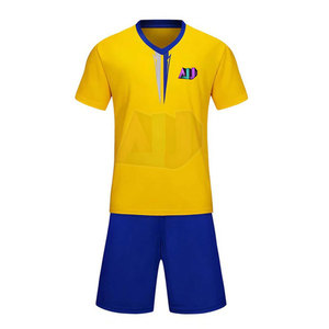 Nuevo Conjunto de Uniforme de Fútbol Personalizado con Logotipo Impreso, 100% Poliéster, Ligero y Transpirable, para Pedidos de Equipos de Adultos - Product Image 1