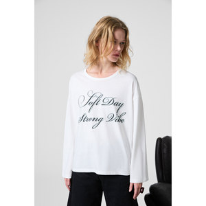 GRIMELANGE DAZULU เสื้อยืดแขนยาวผ้าเนื้อนุ่มพิมพ์ลายสำหรับผู้หญิง - Product Image 6