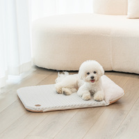 Lit pour chien et chat en tissu de soie glacée, anti-rayures, luxueux, moderne, simple, carré, toutes saisons, frais, confortable, doux, durable, multifonctionnel