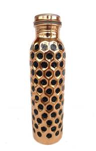 Bouteille d'eau en cuivre de 500ml fabriquée à la main avec des verres étanches de finition de qualité supérieure pour une purification naturelle et un renforcement du métabolisme - Product Image 3