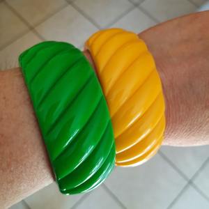 กำไลแฟชั่นเรซินอะคริลิคหลากสีสำหรับผู้หญิงกำไลอินเดียทรงสี่เหลี่ยมทรงเรขาคณิตสำหรับเด็กผู้หญิง - Product Image 2