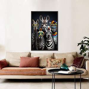 Arte en lienzo de cebros divertidos con gafas: decoración de pared única con animales, lienzo con marco negro - Product Image 1