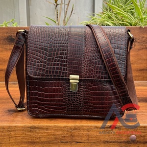 High-Grade Genuine Leather Men's Crocodile Design Crossbody Bags Large Capacity Business Casual Handbags Fashionable Men Ladies - Product Image 1