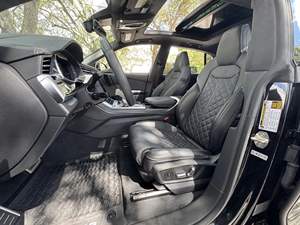 Audi SQ8 Prestige 2024 con motor V8 biturbo de 4.0 litros y transmisión automática de ocho velocidades - Product Image 2