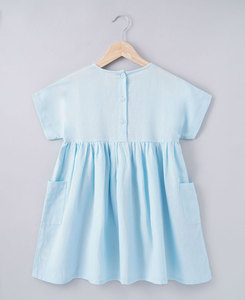 Vestido de Fiesta para Niñas, Color Azul Claro, Chifón Sólido, Bordado, Corte en A, con Bolsillos, Verano, Bonito, Manga Corta, Cuello Redondo, Borlas, 100% Algodón - Product Image 3