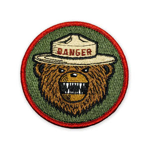 Diseño personalizado Parches de bordado baratos Etiqueta personalizada Insignia de bordado con gancho y bucle para ropa - Product Image 2