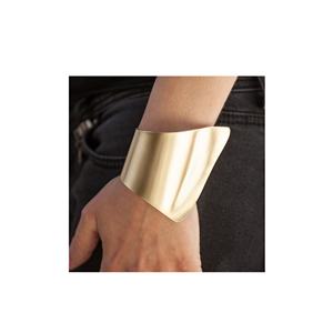 Bracelet en laiton martelé Unique pour femme, manchette en or large, à utiliser à la main pour le produit Offre Spéciale - Product Image 4