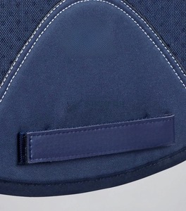 แผ่นรองอานม้าแบบอังกฤษที่หรูหรา ผลิตจากผ้าฝ้ายควิลท์ที่ทนทาน ออกแบบมาเพื่อรองรับการขี่หนัก - Product Image 3