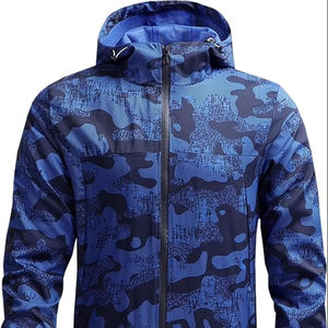 Chaqueta Softshell táctica de Next Level Gear con cremallera completa, capucha impermeable y tecnología a prueba de viento para una acción al aire libre implacable - Product Image 1