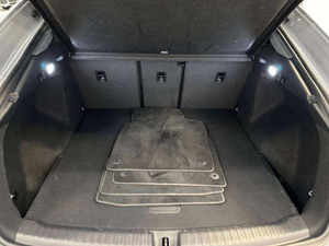 SUV électrique haute technologie Prestige 50 Edition 2023 2024 d'occasion, sièges en cuir LED, systèmes de sécurité intelligents, fourni du Japon - Product Image 6