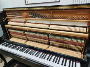 Piano Vertical KAWAI SA5E Premium, Calidad Japonesa, Gran Oferta, 88 Teclas, Madera Sólida, Patas Curvadas, Piano Vertical de Japón - Product Image 4