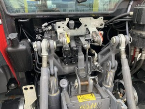 Massey Ferguson MF 4708 <b>M</b> Tractor with Cabin Provided DE Walking Tractor 1800-2000 Kgs Liding Gate Motor Kit 4WD Farm Tractor - Product Image 4