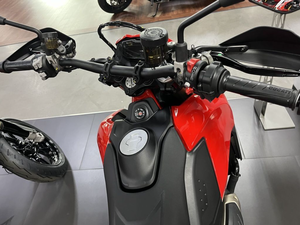 698cc มอเตอร์ไซค์ Ducatii ไฮเปอร์โมตาร์ด698โมโน2025ใหม่ - Product Image 4