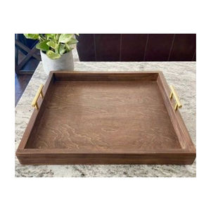 Plateau de service en bois de haute qualité avec poignée en métal pour la maison plateau de service à fruits en bois d'acacia le plus vendu pour hôtel - Product Image 3