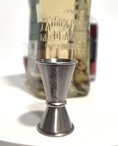 Jigger de Barra de Doble Cara Grabado en Acero Inoxidable, Herramienta de Medición de Cócteles de Precisión con Diseño Equilibrado para una Vertida Precisa - Product Image 1