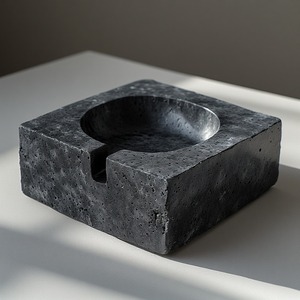 Cenicero de Metal Premium para Cigarros con Acabado Elegante, Diseño Duradero y Construcción Ecológica para Almacenamiento de Tubos de Cigarros - Product Image 1