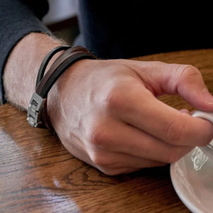 สร้อยข้อมือหนังแท้สำหรับผู้ชายดีไซน์แบบพันสองชั้นพิมพ์ลายเทคนิคการแต่งกายสำหรับทุกชุด - Product Image 3