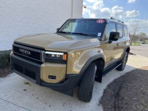 Toyota Land Cruiser 2024 Seminuevo, Limpio, con Turbo Intercooler, Gasolina/Eléctrico - Product Image 3