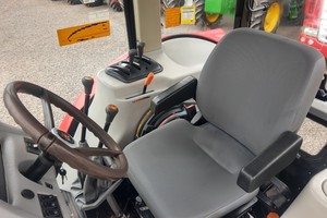 Vente flash Tracteur 4x4 Massey Ferguson 135 MF165 MF175 Machines à vendre Prêt à être expédié Pièces techniques en acier Support élevé - Product Image 6