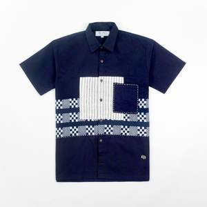 Camisa de Camuflaje para Hombre Más Vendida, Azul Marino, Manga Corta, Algodón Orgánico, Diseño Casual Moderno y Minimalista, Patrones Únicos - Product Image 1