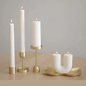 เชิงเทียนโลหะทำด้วยมือที่มีรูปแบบศิลปะที่เป็นเอกลักษณ์เหมาะสำหรับเป็นของขวัญงานแต่งงานในงานเทศกาลและงานทางศาสนา - Product Image 1