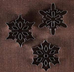 Cortador de galletas metálico eficiente que ofrece cortes suaves mientras prepara la masa para galletas decorativas - Product Image 3