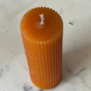 Opciones de cera de soja/parafina/cera de abejas Amplia gama de fragancias Premium Envases personalizados: tarros de vidrio, latas Suministro a granel - Product Image 1