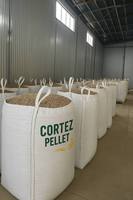 Granulés de bois de pin de qualité supérieure 1000 kg en sacs Big-Bag, diamètre 6 mm, certifiés EN+, granulés Cortez de haute qualité, biocarburant, vente en gros d'usine