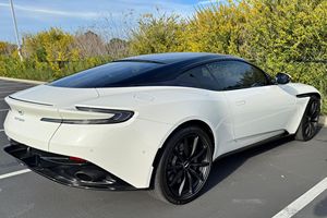 รถ Aston Martin DB11 AMR ปี 2019 สภาพดีเยี่ยม มือสอง - Product Image 4