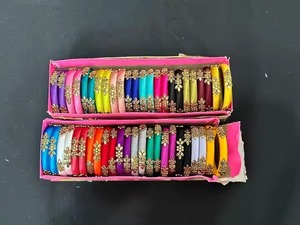 Brazaletes de hilo de seda hechos a mano Navratri obsequios Sangeet regalo de devolución Pooja favores Diwali regalos mano meticulosamente envuelto brazalete - Product Image 2