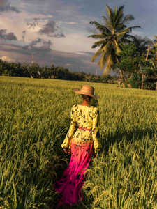 Robe élégante faite à la main pour femmes décontractée Maxi manches trois quarts longueur de plancher haute couture motifs naturels vacances - Product Image 2