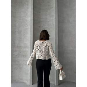 Blusa de Encaje con Medio Cierre de Botones para Mujer, Producto al por Mayor - Product Image 1