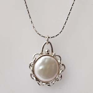 Collar de Perlas de Agua Dulce con Moneda de Plata de Ley 925 de Navya Craft, Regalo para Mujer en Aniversario, Día de San Valentín, Día de la Madre - Product Image 5