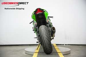 Excellent prix pour la moto sportive avancée Ninja ZX 10R 2024 : performances ultimes sur circuit, équilibre sur route - Product Image 3