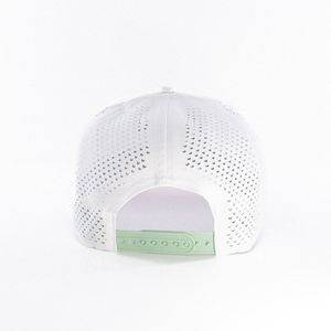 Gorra de Golf Ligera de Alto Rendimiento con Perforación Láser Personalizada y Logotipo Bordado en 3D, Transpirable y Ajustable con Cierre a Presión - Product Image 4