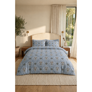 Parure de lit imprimée Alessa en satin bleu, respirante, 100 % coton, technique de tissage - Product Image 1