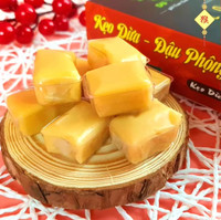 Prix compétitif Sur Le Marché Du Vietnam Bonbons Molles Naturels À La Noix De Coco-Bonbons Cube De Coco Avec Diverses Saveurs Comme Feuille De Pandan, Cacahuète