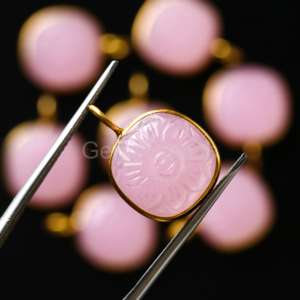 Pink Chalcedony Carved Flower <b>Charms</b> Gold Vermeil Pendant Healing Crystal Jewelry 925 Sterling Silver Gemstone Pendant Jewelry - Product Image 4