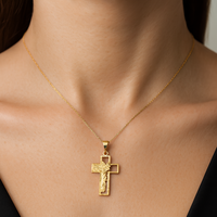 Elegante Colgante de Cruz Cristiana de Oro Sólido de 14K con Rostro de Jesús Tallado en Detalle, Joyería Religiosa Sin Níquel para Uso Diario
