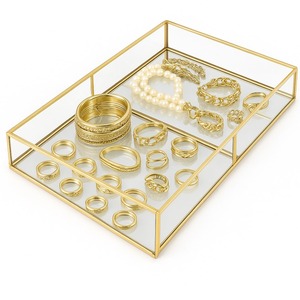 Bandeja DE SERVICIO DE METAL decorativa americana color dorado para presentación de chocolate donde el lujo se encuentra con la indulgencia - Product Image 4