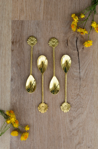 Cuchara de té, café y postre con diseño de flor pulida dorada personalizada a granel a bajo precio - Product Image 4