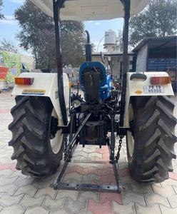 Tracteur à roues NH 2019 4x4 d'occasion avec moteur central et composants d'engrenage Type d'entraînement à engrenages 2WD 3630 - Product Image 3