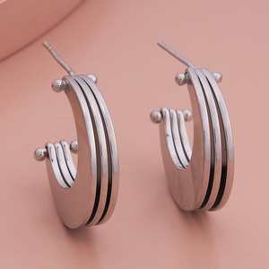 Trendy Geometric Hoop Earrings 186219 Chic and Stylish Ear Accessories - Product Image 5