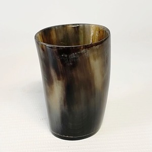 Verre à corne rustique fait à la main Verre décoratif durable de style vintage le plus populaire pour les amateurs d'hydromel ou de whisky en vente - Product Image 2