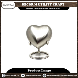 Urna para Mascotas en Forma de Corazón de Acero Inoxidable, Contenedor de Cremación Moderno y Duradero para Cenizas de Mascotas - Product Image 2