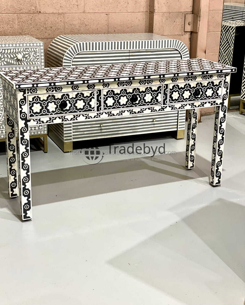 Available in different Colors