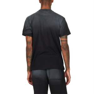 OEM เสื้อยืดและชุดสั้นสำหรับผู้ชายทันสมัยและทนทานเหมาะสำหรับชุดลำลองและฟิตเนส - Product Image 5